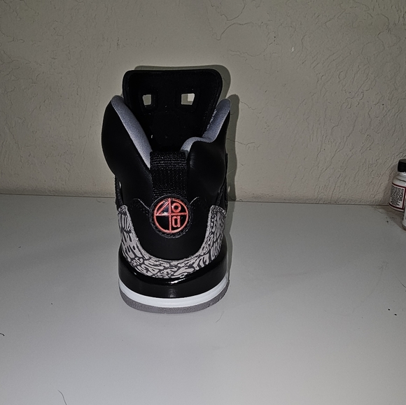 Jordan Spizike size 4.5 - Picture 7 of 15